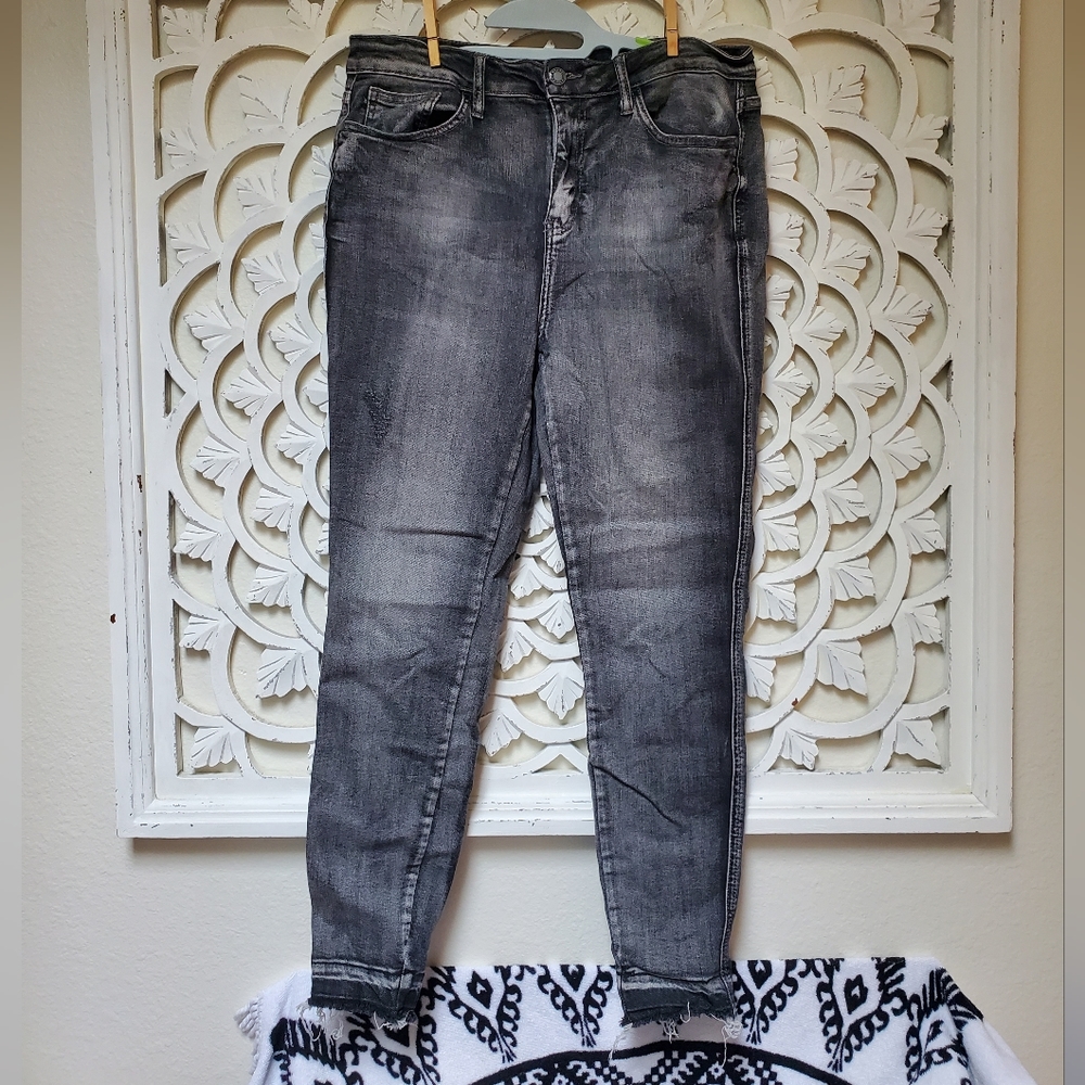 Judy Blue 11 30 Skinny Style JB88165 Gray Wash Distressed Raw Hem Denim …